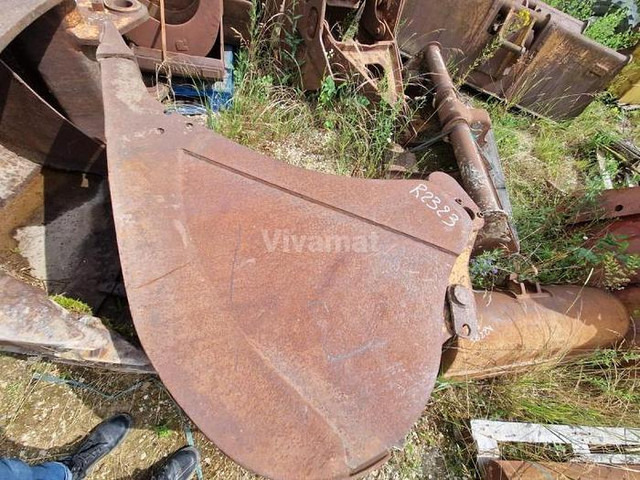 Case 688 - Bucket: picture 1 Case 688 - Bucket: picture 1