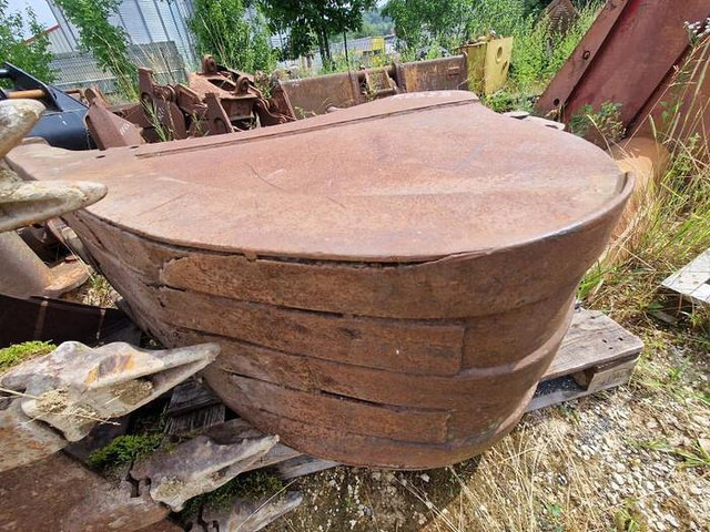 Case 688 - Bucket: picture 2 Case 688 - Bucket: picture 2