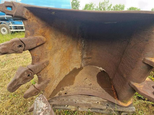 Case 988 - Bucket: picture 1 Case 988 - Bucket: picture 1