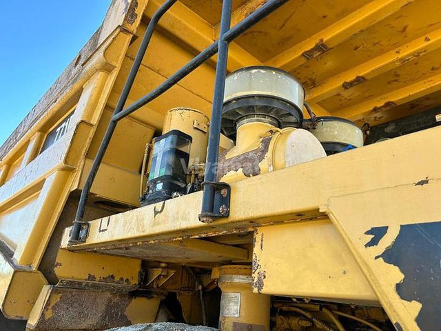 Dumper Caterpillar 771D: picture 10