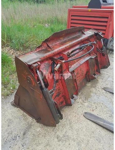 Caterpillar 908 - Bucket: picture 4 Caterpillar 908 - Bucket: picture 4