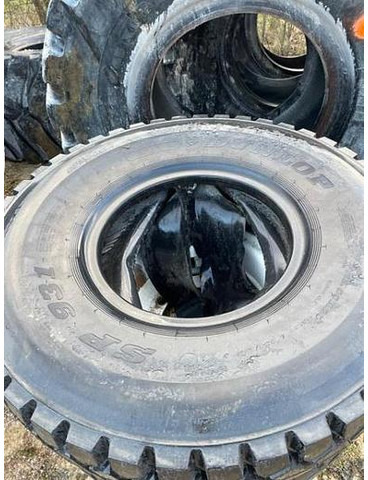 DUNLOP 12.00R20 SP931 - Wheels and tires: picture 4 DUNLOP 12.00R20 SP931 - Wheels and tires: picture 4