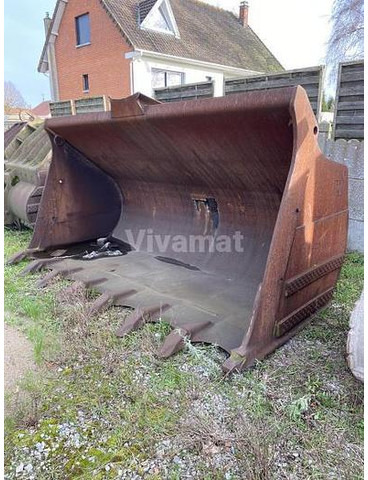 Komatsu WA500 3 buckets availaible - - Bucket: picture 1 Komatsu WA500 3 buckets availaible - - Bucket: picture 1