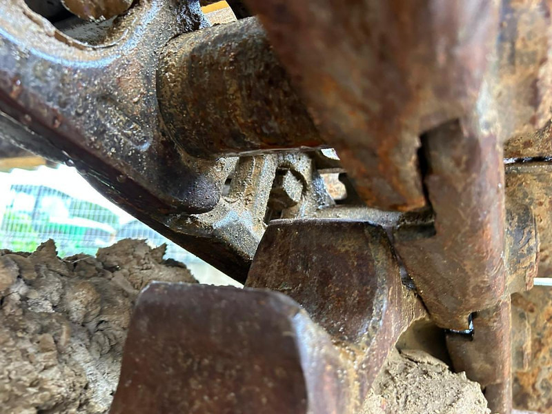 Liebherr R954 - Undercarriage parts for Crawler excavator: picture 5 Liebherr R954 - Undercarriage parts for Crawler excavator: picture 5