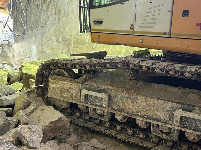 Liebherr R956HD - Crawler excavator: picture 3 Liebherr R956HD - Crawler excavator: picture 3