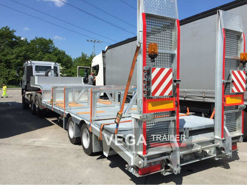2 Axle Lowloader - Low loader semi-trailer: picture 1 2 Axle Lowloader - Low loader semi-trailer: picture 1