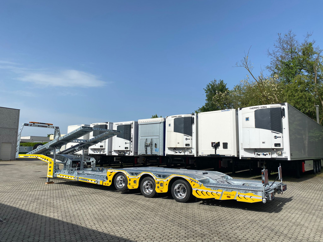New Autotransporter semi-trailer PROMAX 3 AXLE TRUCK CARRIER: picture 6 New Autotransporter semi-trailer PROMAX 3 AXLE TRUCK CARRIER: picture 6