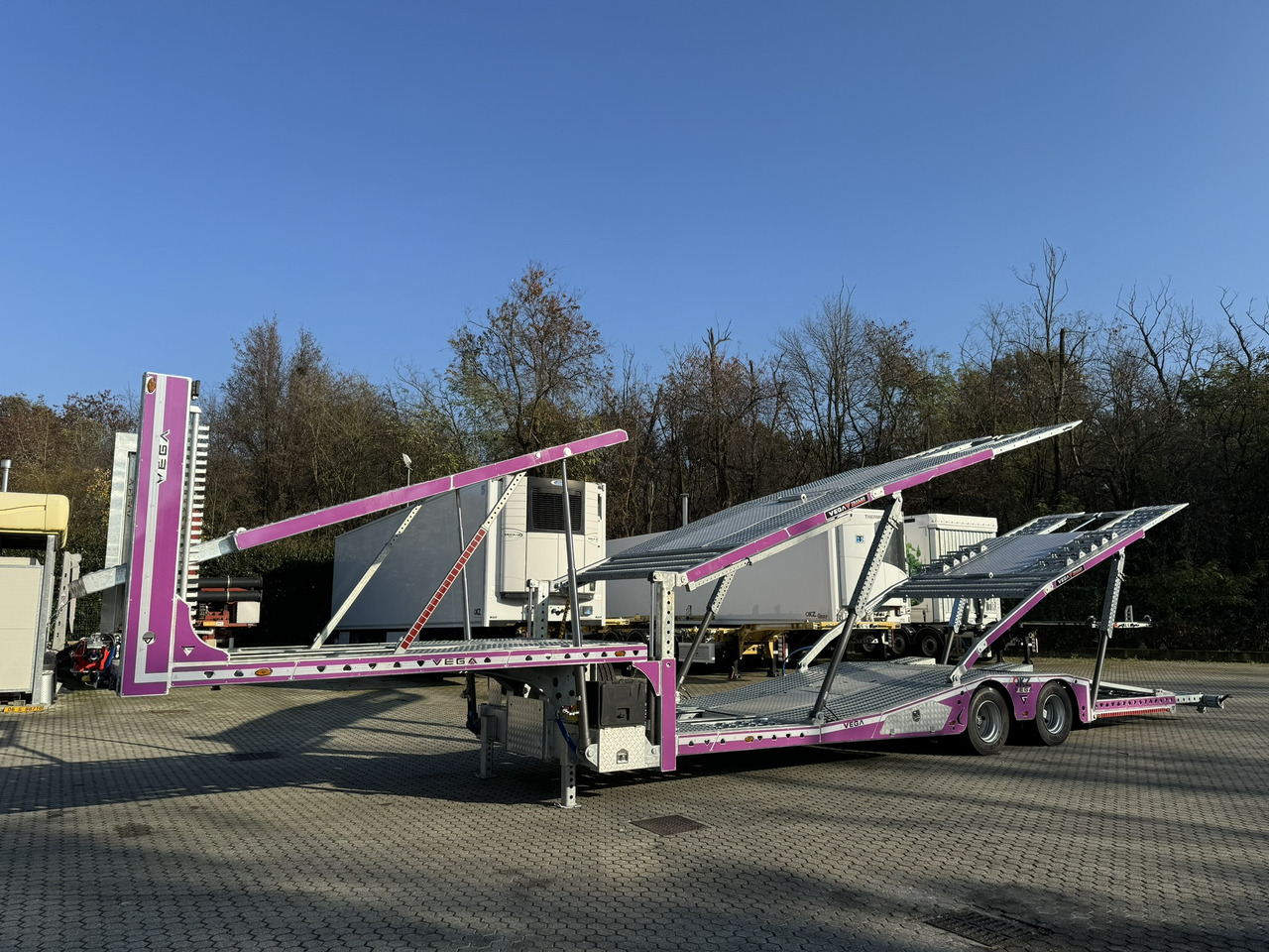 Vega Trailer 2 Axle Jeep Transporter (Vehicles) - Autotransporter semi-trailer: picture 4 Vega Trailer 2 Axle Jeep Transporter (Vehicles) - Autotransporter semi-trailer: picture 4
