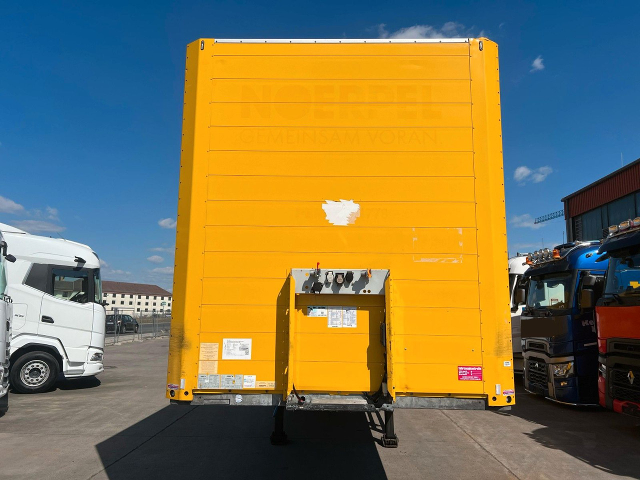 Schmitz Cargobull SCB S3B * KOFFER * SCHEIBENBREMSE * DOPPELSTOCK - Closed box semi-trailer: picture 2 Schmitz Cargobull SCB S3B * KOFFER * SCHEIBENBREMSE * DOPPELSTOCK - Closed box semi-trailer: picture 2