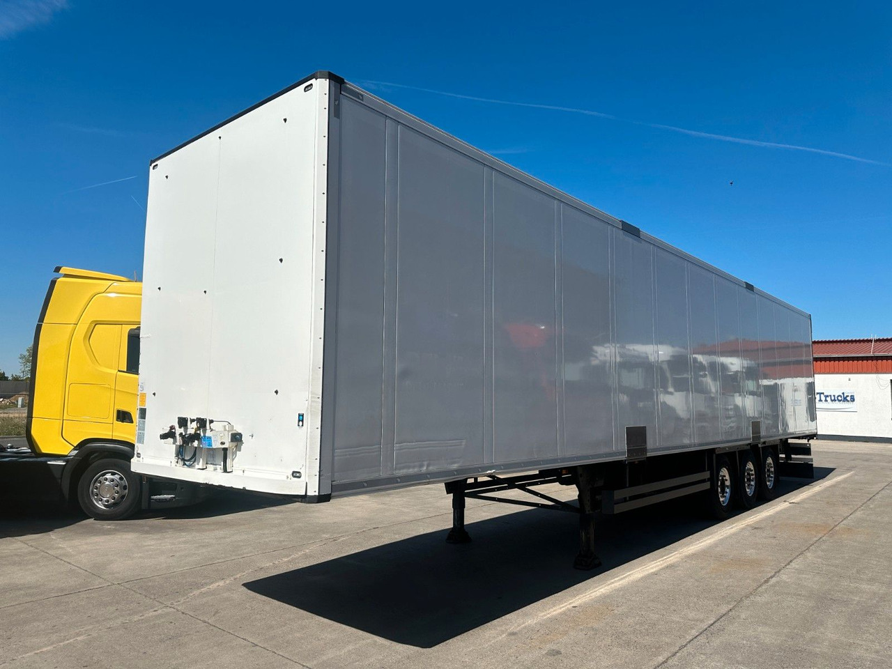 Schmitz Cargobull SCB*S3B * LONG-TRAILER * BLUMENBREITE * ALCOA * - Closed box semi-trailer: picture 1 Schmitz Cargobull SCB*S3B * LONG-TRAILER * BLUMENBREITE * ALCOA * - Closed box semi-trailer: picture 1