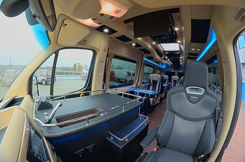Mercedes-Benz Sprinter 319 VIP 8+1 Mercedes-Benz Sprinter 319 VIP 8+1 - Minibus, People carrier: picture 4 Mercedes-Benz Sprinter 319 VIP 8+1 Mercedes-Benz Sprinter 319 VIP 8+1 - Minibus, People carrier: picture 4