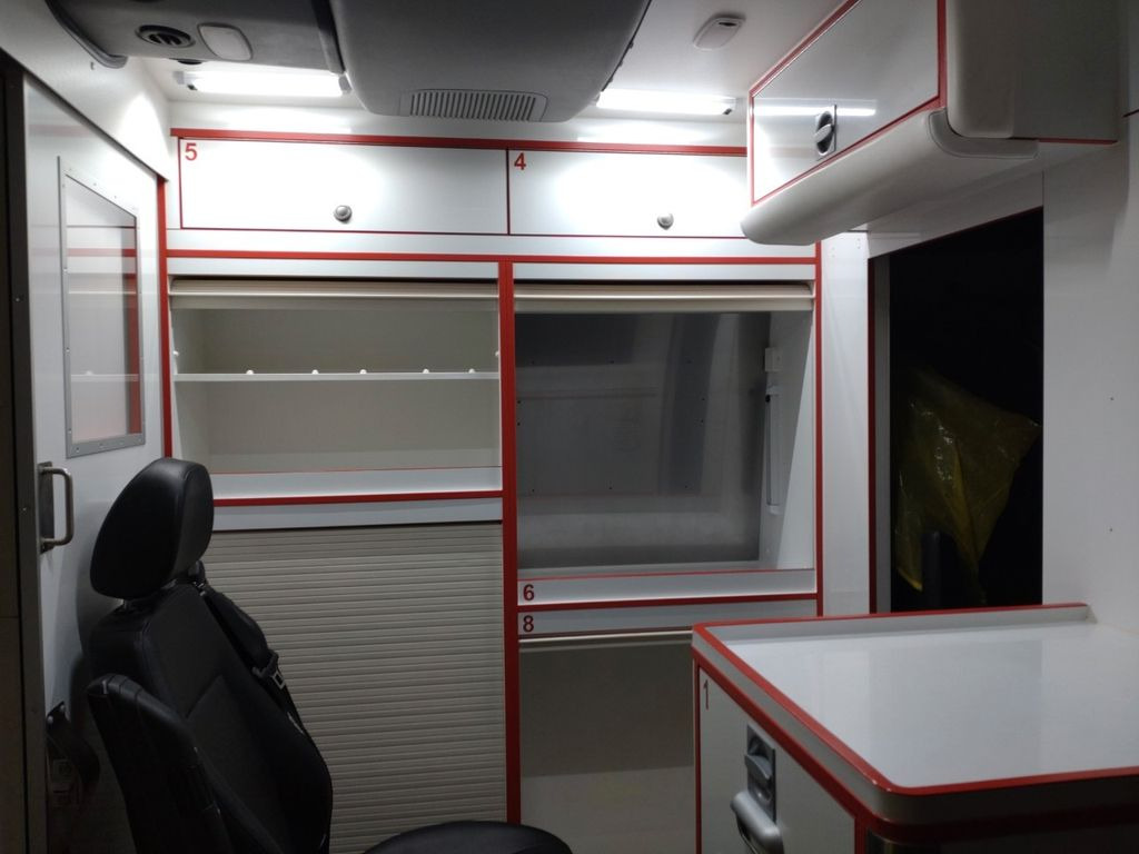 Ambulance Mercedes-Benz Sprinter ITW RTW 519  2x on Stock: picture 10
