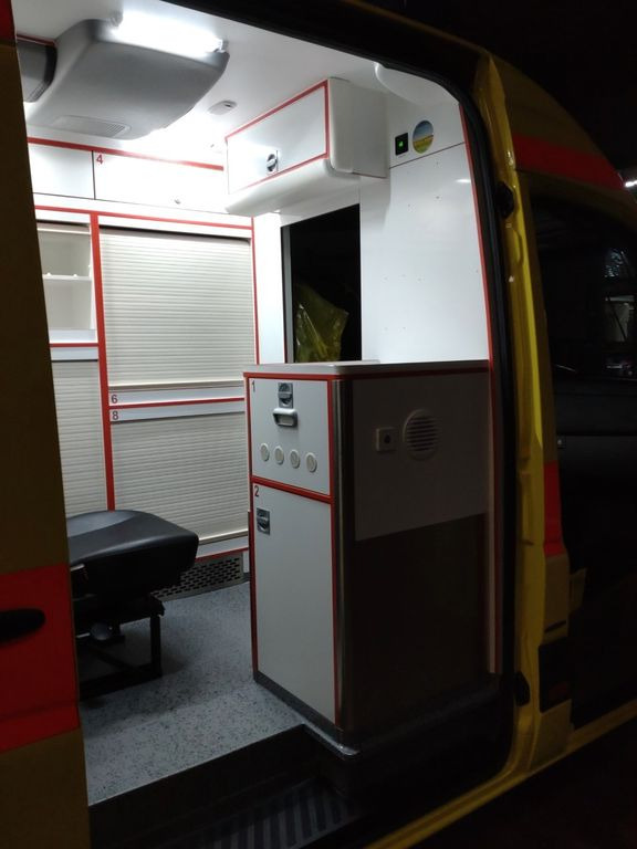 Ambulance Mercedes-Benz Sprinter ITW RTW 519  2x on Stock: picture 9