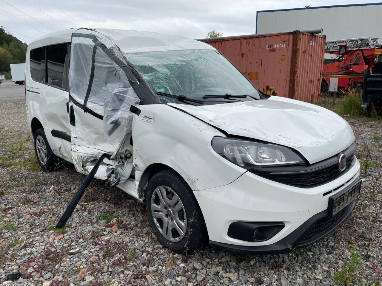 Fiat Doblo Maxi 1.6 M-Jet Euro6 Klima ZV - People carrier: picture 1 Fiat Doblo Maxi 1.6 M-Jet Euro6 Klima ZV - People carrier: picture 1