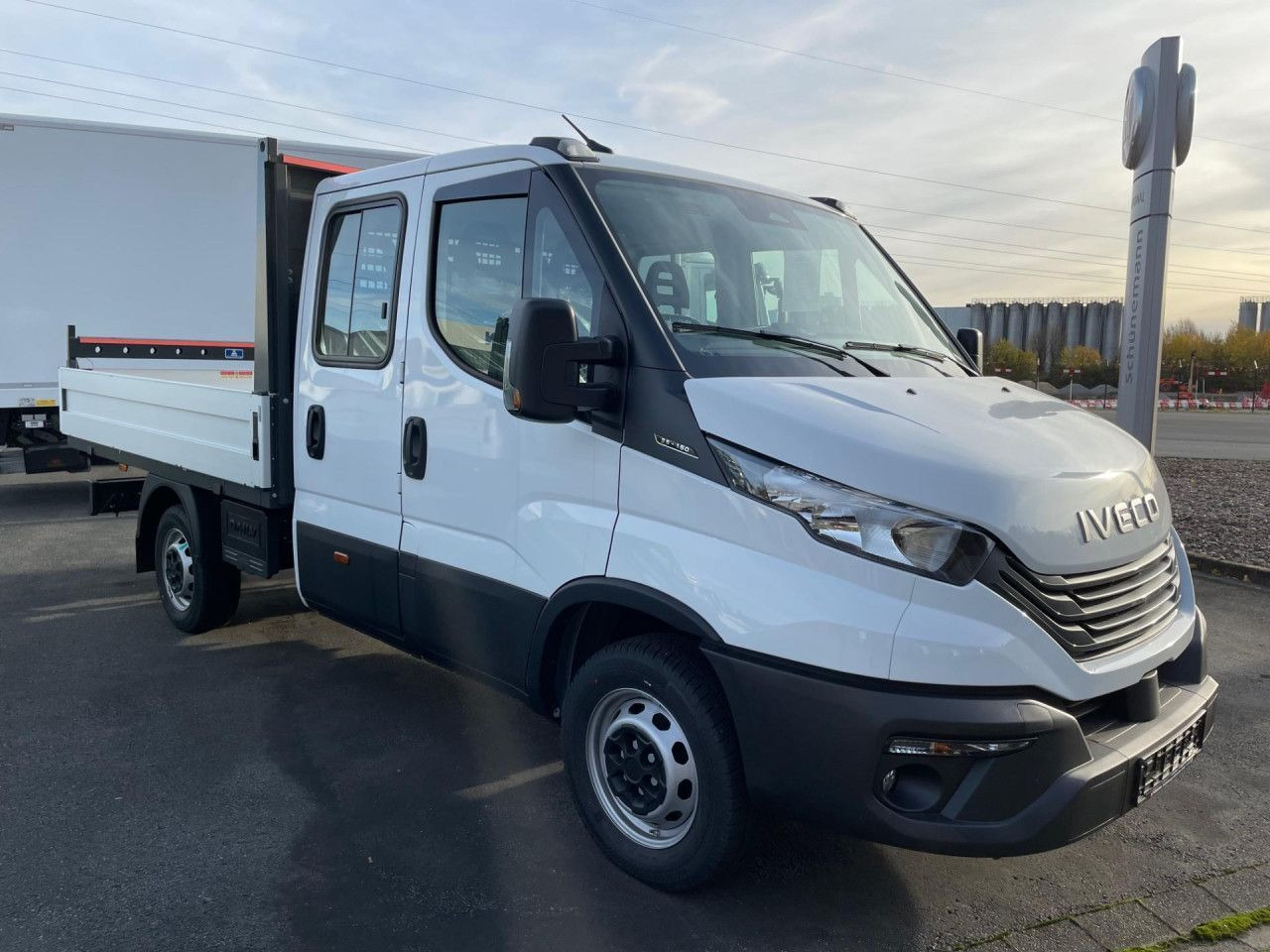 Iveco Daily 35S16D - Open body delivery van: picture 2 Iveco Daily 35S16D - Open body delivery van: picture 2