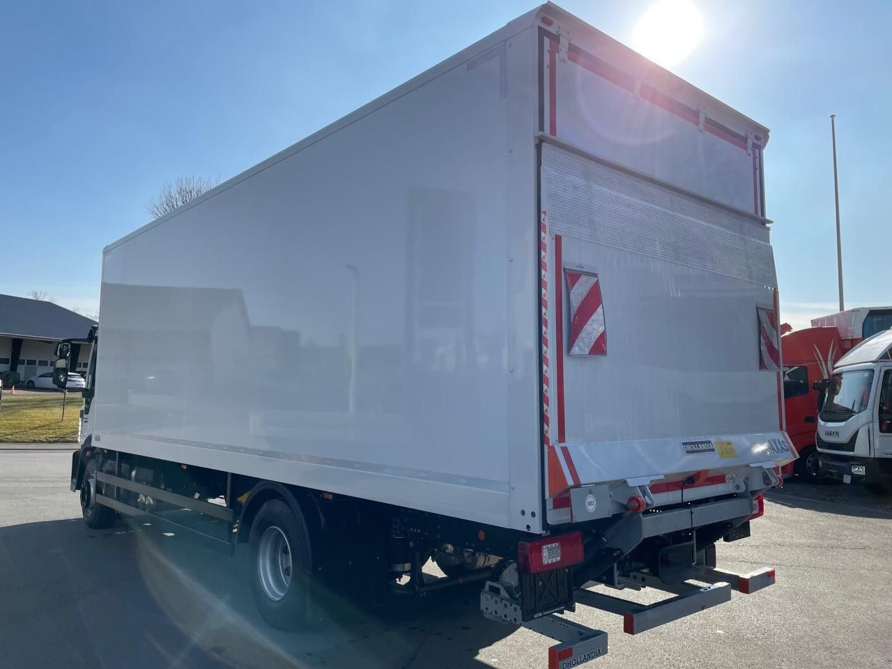 Iveco Eurocargo ML160E32 /P Euro6 Klima AHK Luftfeder - Box truck: picture 5 Iveco Eurocargo ML160E32 /P Euro6 Klima AHK Luftfeder - Box truck: picture 5