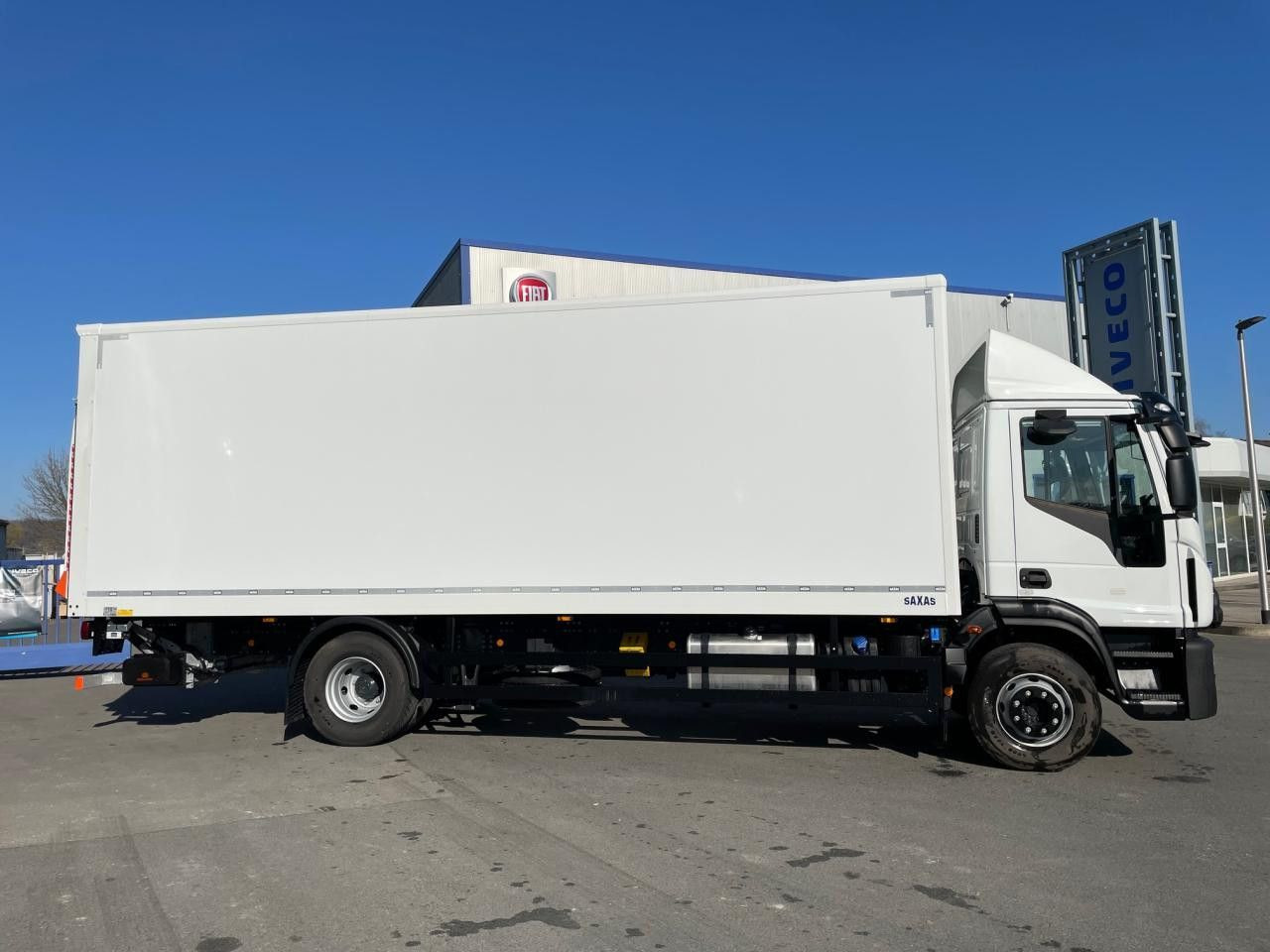 Iveco Eurocargo ML160E32 /P Euro6 Klima AHK Luftfeder - Box truck: picture 3 Iveco Eurocargo ML160E32 /P Euro6 Klima AHK Luftfeder - Box truck: picture 3
