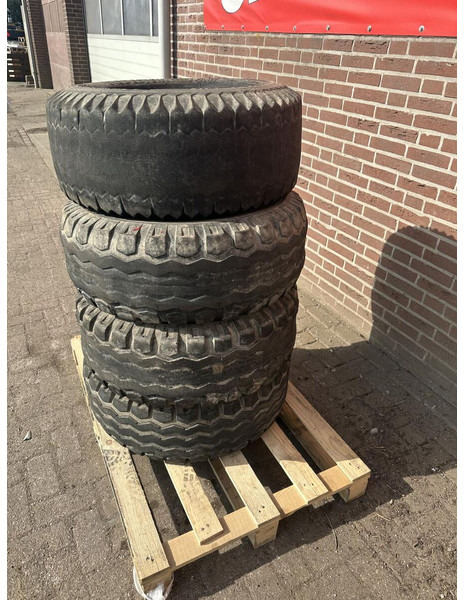 4 Banden 11.5/80.15.3 - Gebruikt - Tire for Truck: picture 2 4 Banden 11.5/80.15.3 - Gebruikt - Tire for Truck: picture 2