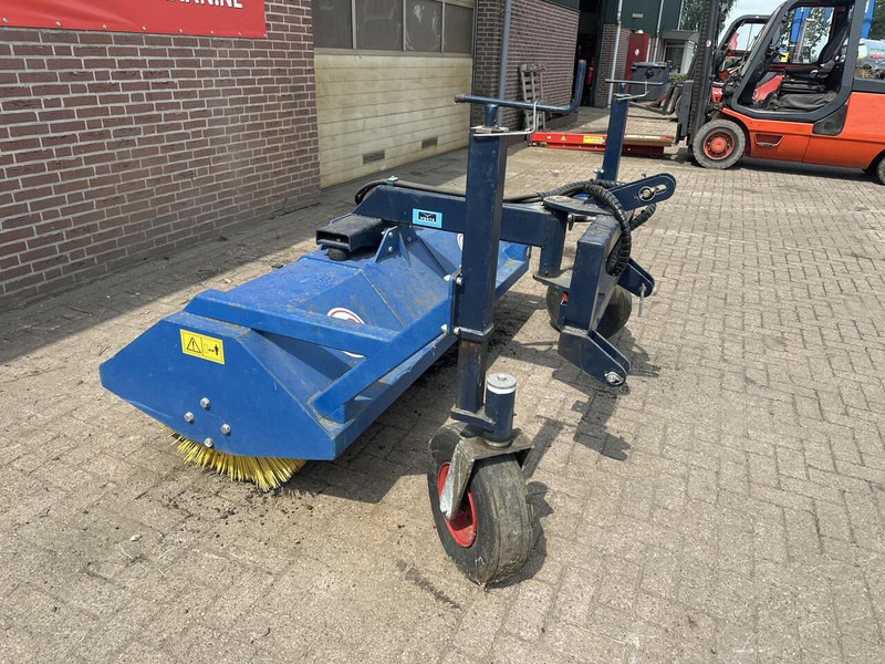 Bezem - Gebruikt - Broom: picture 3 Bezem - Gebruikt - Broom: picture 3