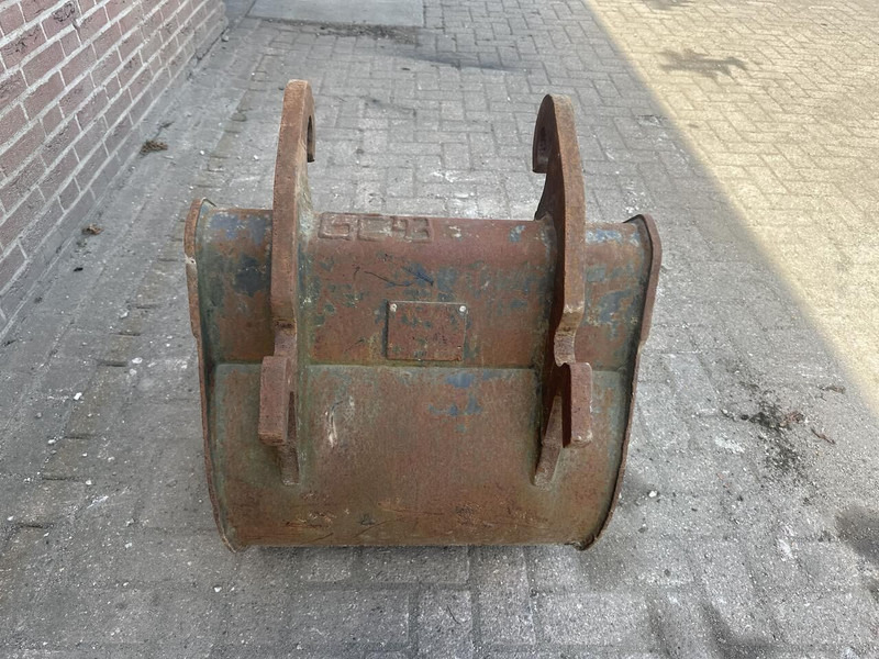 CW 10 - Bucket for Construction machinery: picture 5 CW 10 - Bucket for Construction machinery: picture 5