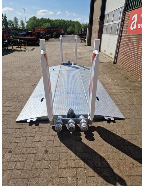 Leidingdrempel / road ramp - Construction machinery: picture 3 Leidingdrempel / road ramp - Construction machinery: picture 3