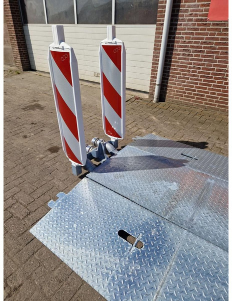 Leidingdrempel / road ramp - Construction machinery: picture 5 Leidingdrempel / road ramp - Construction machinery: picture 5