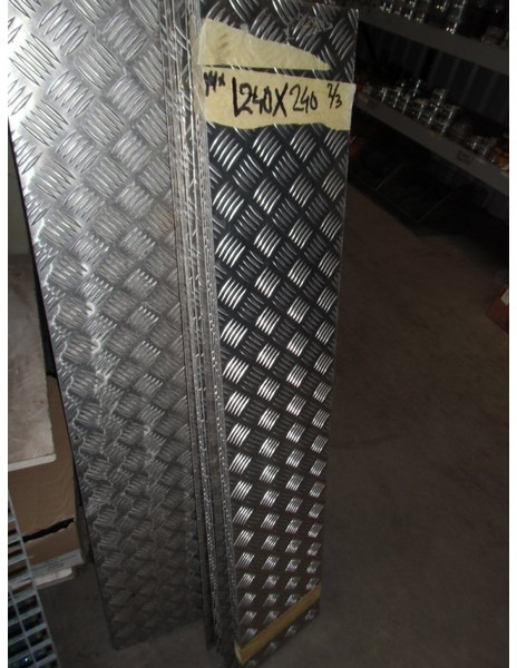 Onbekend - Bumper: picture 2 Onbekend - Bumper: picture 2