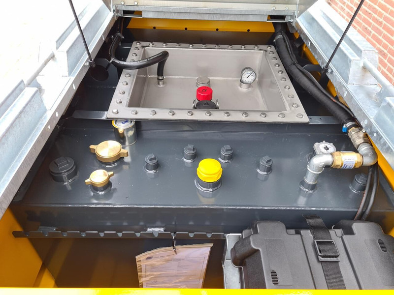 Tankwagen snelverkeer tandemas - Tanker trailer: picture 4 Tankwagen snelverkeer tandemas - Tanker trailer: picture 4