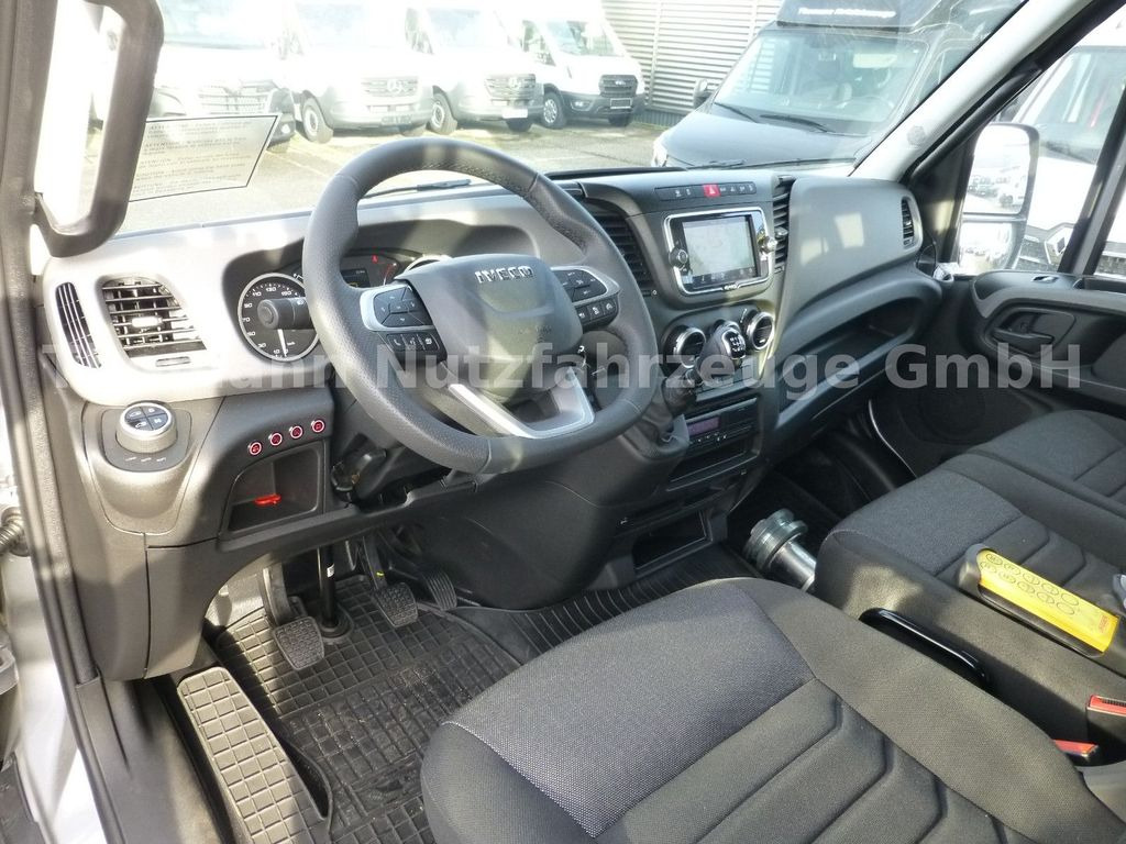 New Tow truck, Commercial vehicle Iveco DAILY 70C18 DoKa Schiebeplateau Luftfed Navi Iveco DAILY 70C18 DoKa Schiebeplateau Luftfed Navi: picture 24 New Tow truck, Commercial vehicle Iveco DAILY 70C18 DoKa Schiebeplateau Luftfed Navi Iveco DAILY 70C18 DoKa Schiebeplateau Luftfed Navi: picture 24