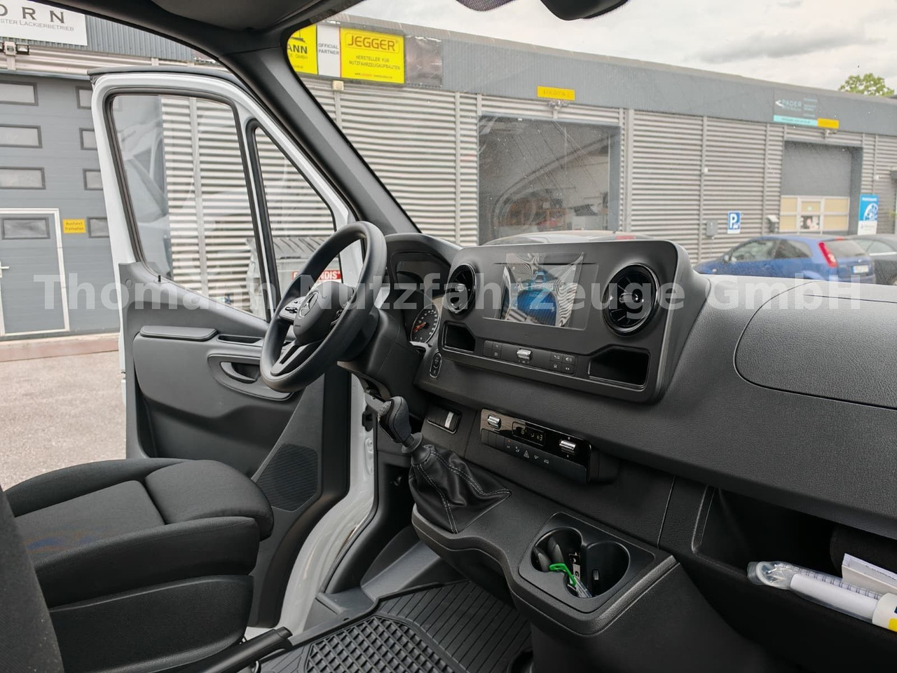 Refrigerated delivery van Mercedes-Benz Sprinter 319 CDI Kühlkoffer Xarios 300 LBW: picture 23