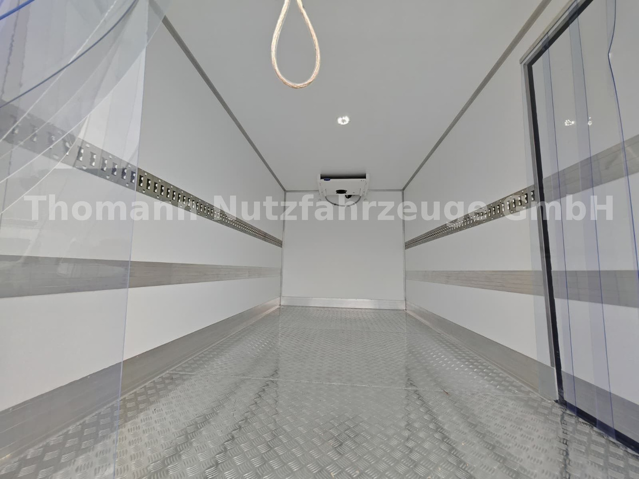 Refrigerated delivery van Mercedes-Benz Sprinter 319 CDI Kühlkoffer Xarios 300 LBW: picture 11