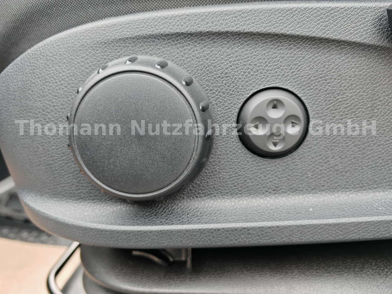 Refrigerated delivery van Mercedes-Benz Sprinter 319 CDI Kühlkoffer Xarios 300 LBW: picture 27