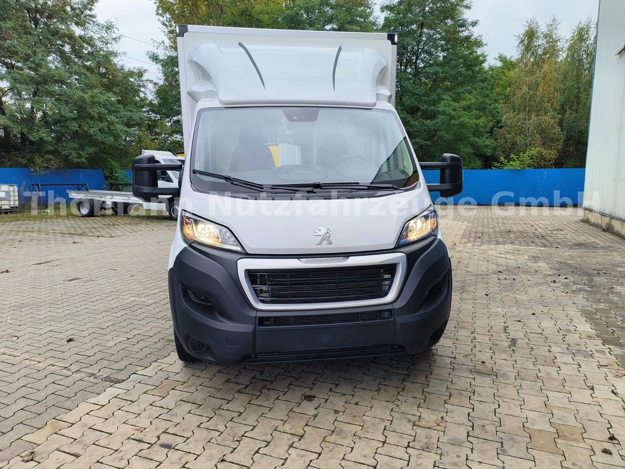 Peugeot Boxer Premium Koffer Extra Tief mit Klappe ! - Closed box van: picture 4 Peugeot Boxer Premium Koffer Extra Tief mit Klappe ! - Closed box van: picture 4