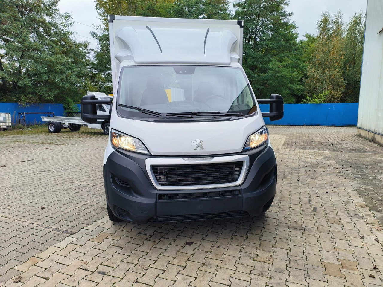 Peugeot Boxer Premium Koffer Extra Tief mit Klappe ! - Closed box van: picture 4 Peugeot Boxer Premium Koffer Extra Tief mit Klappe ! - Closed box van: picture 4