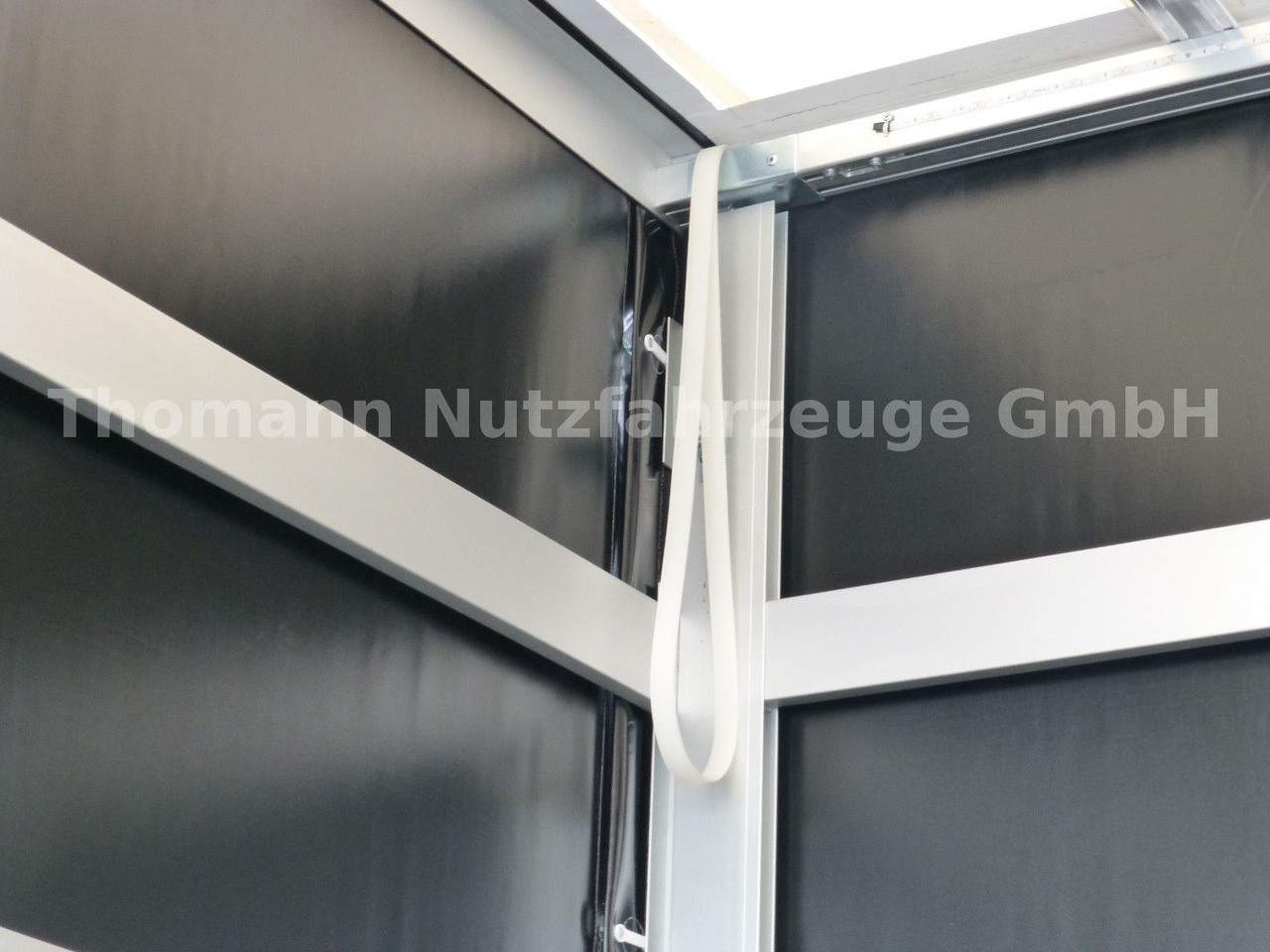 Curtain side van Renault NEW Master Pritsche Plane Schlafkabine: picture 10 Curtain side van Renault NEW Master Pritsche Plane Schlafkabine: picture 10