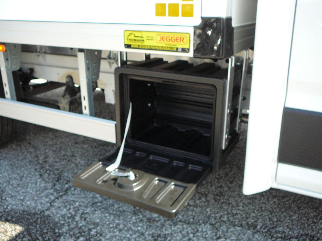 Refrigerated delivery van Volkswagen Crafter 177 PS Kühlkoffer LBW Xarios 300: picture 21 Refrigerated delivery van Volkswagen Crafter 177 PS Kühlkoffer LBW Xarios 300: picture 21