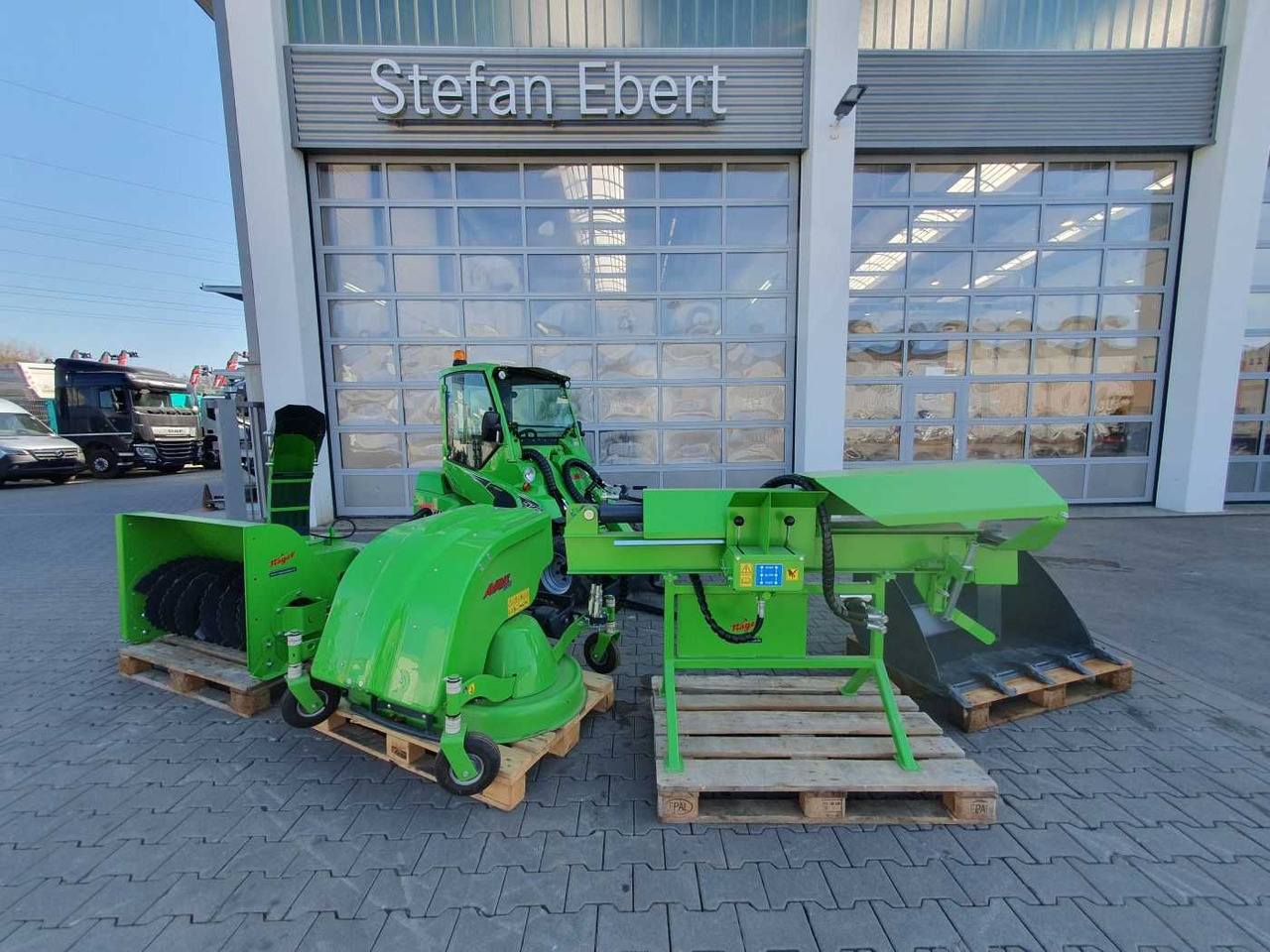 Avant Tecno 530 / nur 126h! / Inkl. Anbaugeräte! / 2018 - Wheel loader: picture 1 Avant Tecno 530 / nur 126h! / Inkl. Anbaugeräte! / 2018 - Wheel loader: picture 1