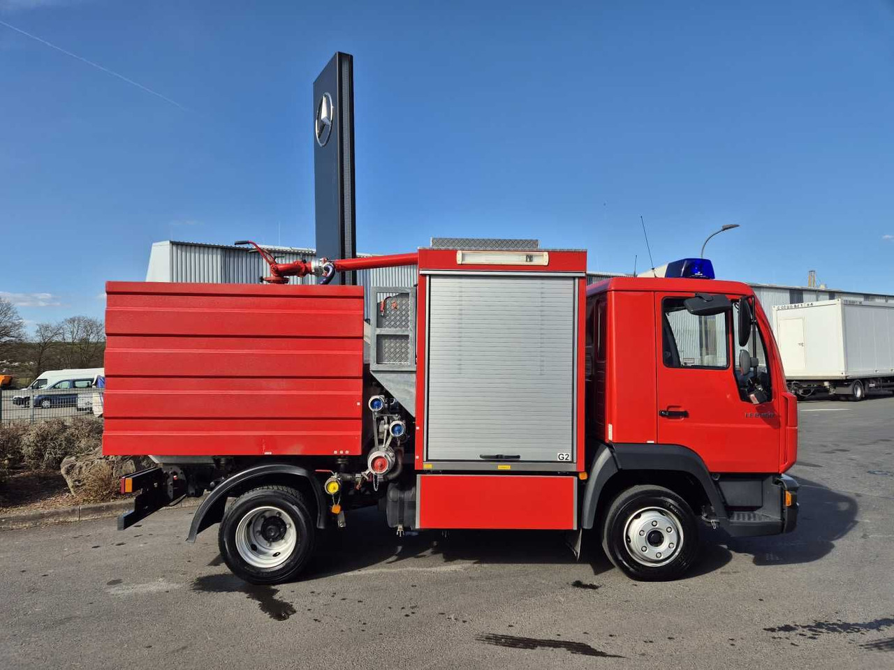 MAN LE 8.150 Schaumlöschfahrzeug Schmitz SLF25/25 - Commercial vehicle: picture 5 MAN LE 8.150 Schaumlöschfahrzeug Schmitz SLF25/25 - Commercial vehicle: picture 5