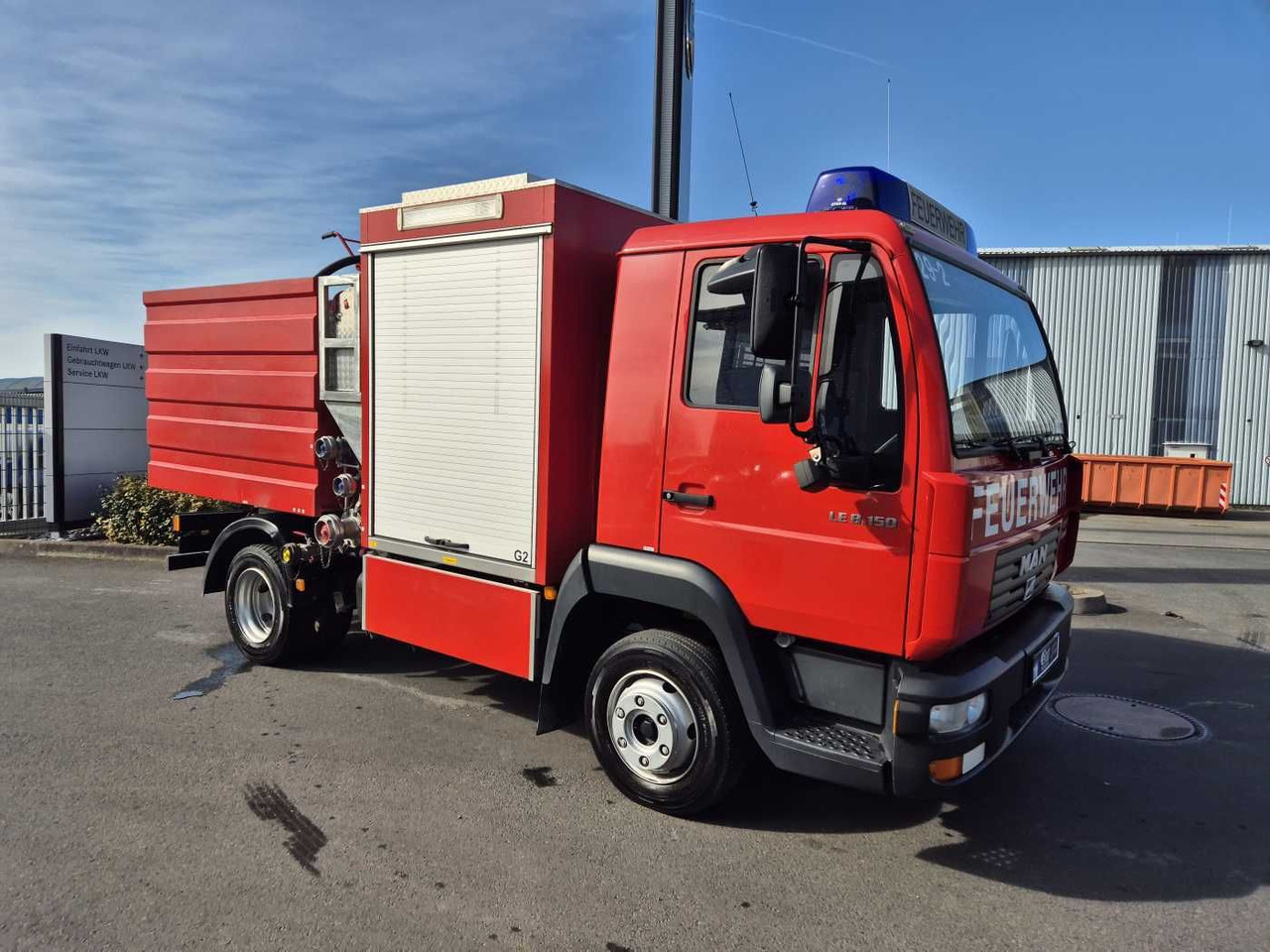 MAN LE 8.150 Schaumlöschfahrzeug Schmitz SLF25/25 - Commercial vehicle: picture 3 MAN LE 8.150 Schaumlöschfahrzeug Schmitz SLF25/25 - Commercial vehicle: picture 3