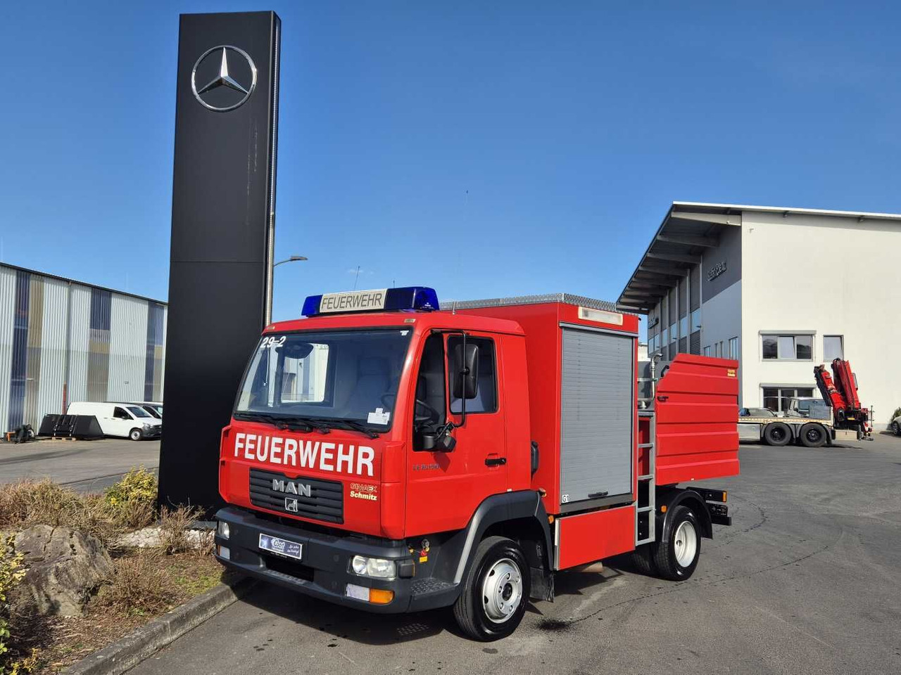 MAN LE 8.150 Schaumlöschfahrzeug Schmitz SLF25/25 - Commercial vehicle: picture 1 MAN LE 8.150 Schaumlöschfahrzeug Schmitz SLF25/25 - Commercial vehicle: picture 1
