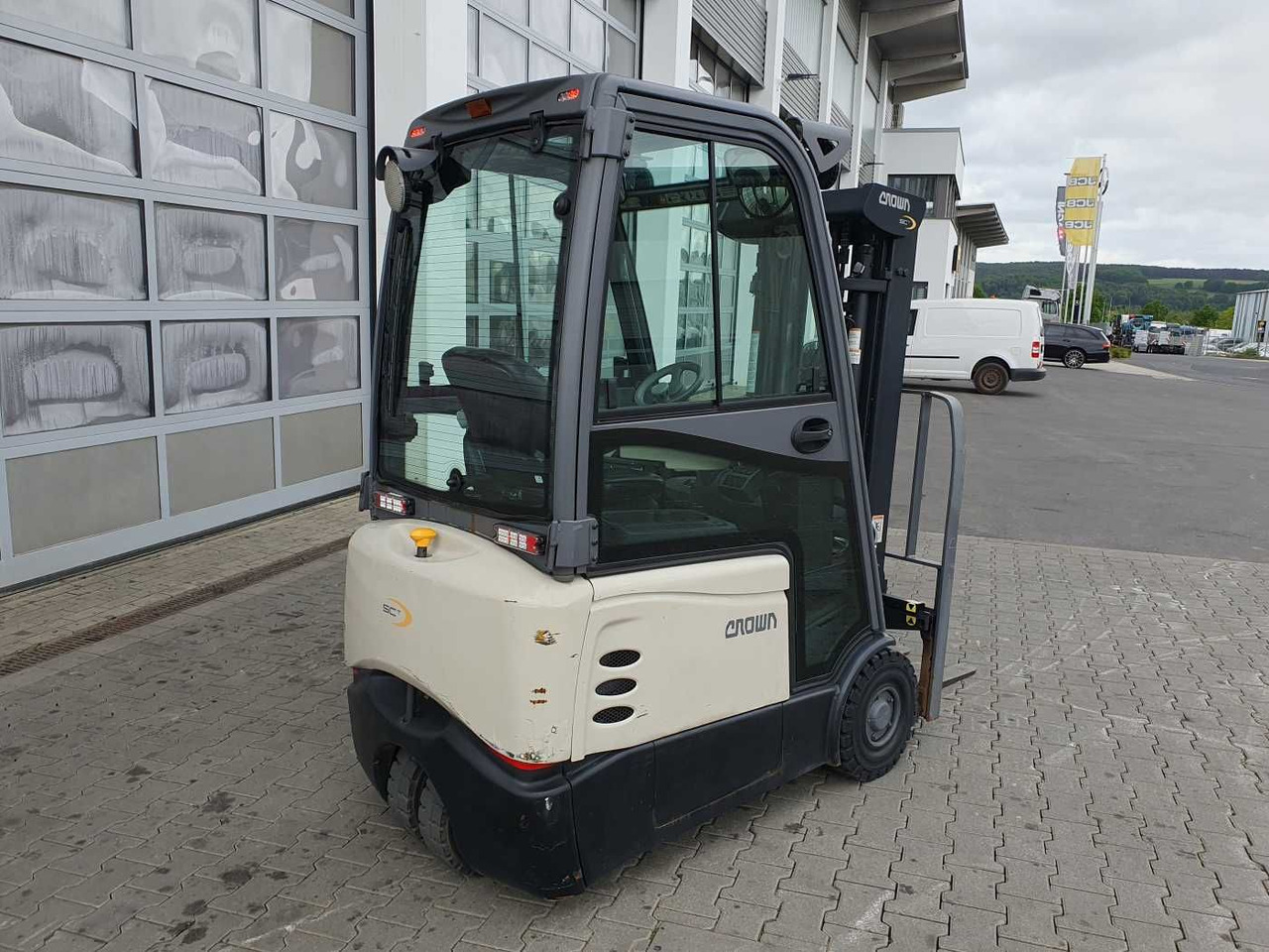 Crown SCT6020-1.3 /Triplex: 4.30m / SS / 1.185h! - Electric forklift: picture 4 Crown SCT6020-1.3 /Triplex: 4.30m / SS / 1.185h! - Electric forklift: picture 4