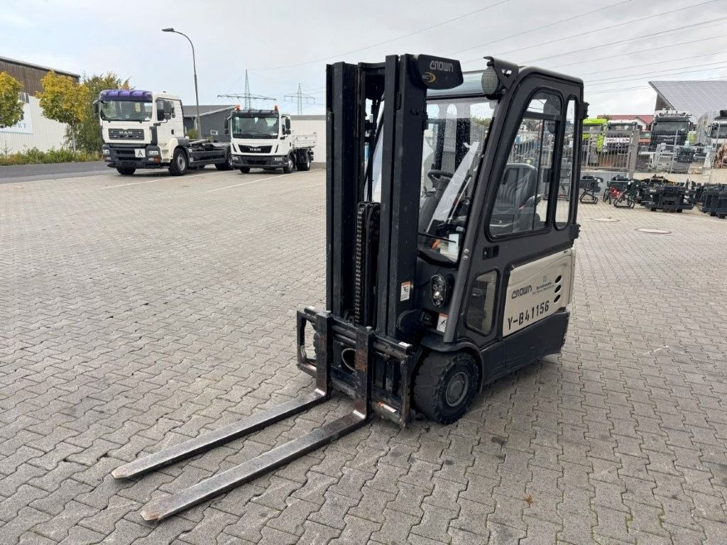 Crown SCT6020-1.3 / Triplex 4,3m / Batterie 06/2020 - Electric forklift: picture 5 Crown SCT6020-1.3 / Triplex 4,3m / Batterie 06/2020 - Electric forklift: picture 5