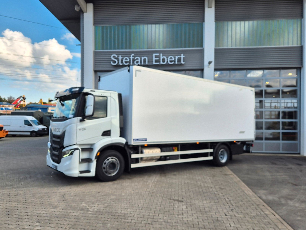 Iveco AD190S40/FP Lamberet Mitsubishi LBW Tür AHK - Refrigerated truck: picture 3 Iveco AD190S40/FP Lamberet Mitsubishi LBW Tür AHK - Refrigerated truck: picture 3