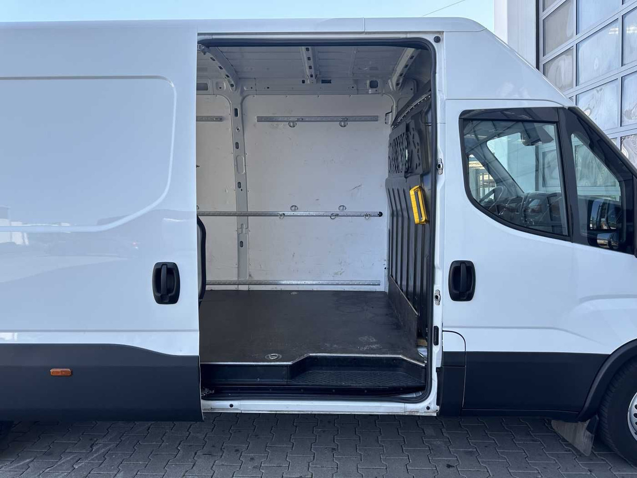 Iveco Daily 35S16 A8 *Klima*Radstand4.100mm* - Panel van: picture 5 Iveco Daily 35S16 A8 *Klima*Radstand4.100mm* - Panel van: picture 5