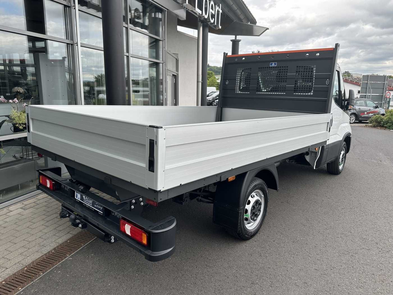 Iveco Daily 35S16 A8 Pritsche *R3.450mm*AHK* - Open body delivery van: picture 4 Iveco Daily 35S16 A8 Pritsche *R3.450mm*AHK* - Open body delivery van: picture 4