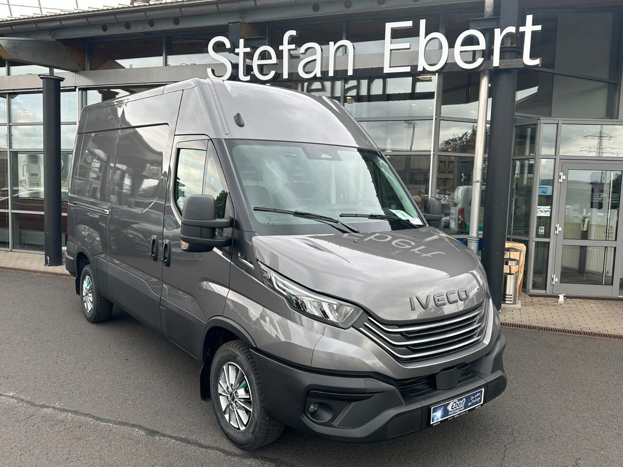 Iveco Daily 35S16 HA8V 3.0L *R3.520mm*AHK*Automatik* - Panel van: picture 1 Iveco Daily 35S16 HA8V 3.0L *R3.520mm*AHK*Automatik* - Panel van: picture 1