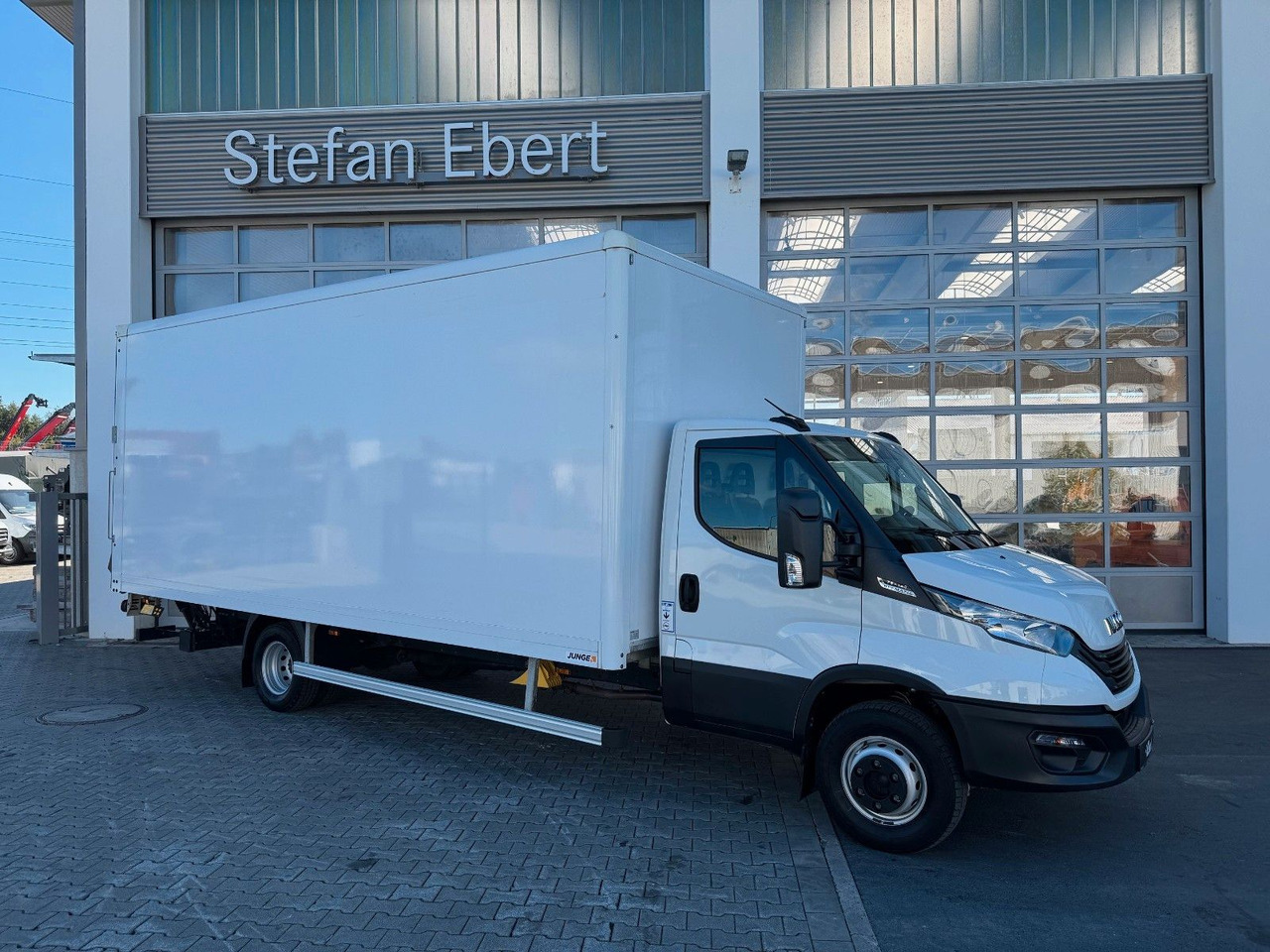 Closed box van Iveco Daily 70C18 A8 *Koffer*LBW*Automatik*: picture 10