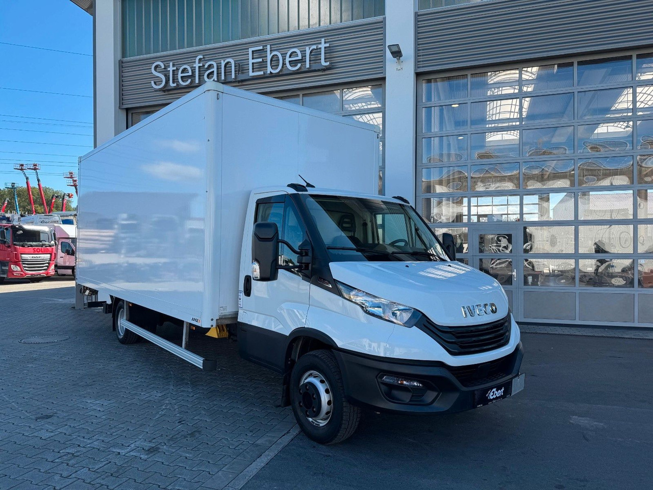 Iveco Daily 70C18 A8 *Koffer*LBW*Automatik* - Closed box van: picture 1 Iveco Daily 70C18 A8 *Koffer*LBW*Automatik* - Closed box van: picture 1