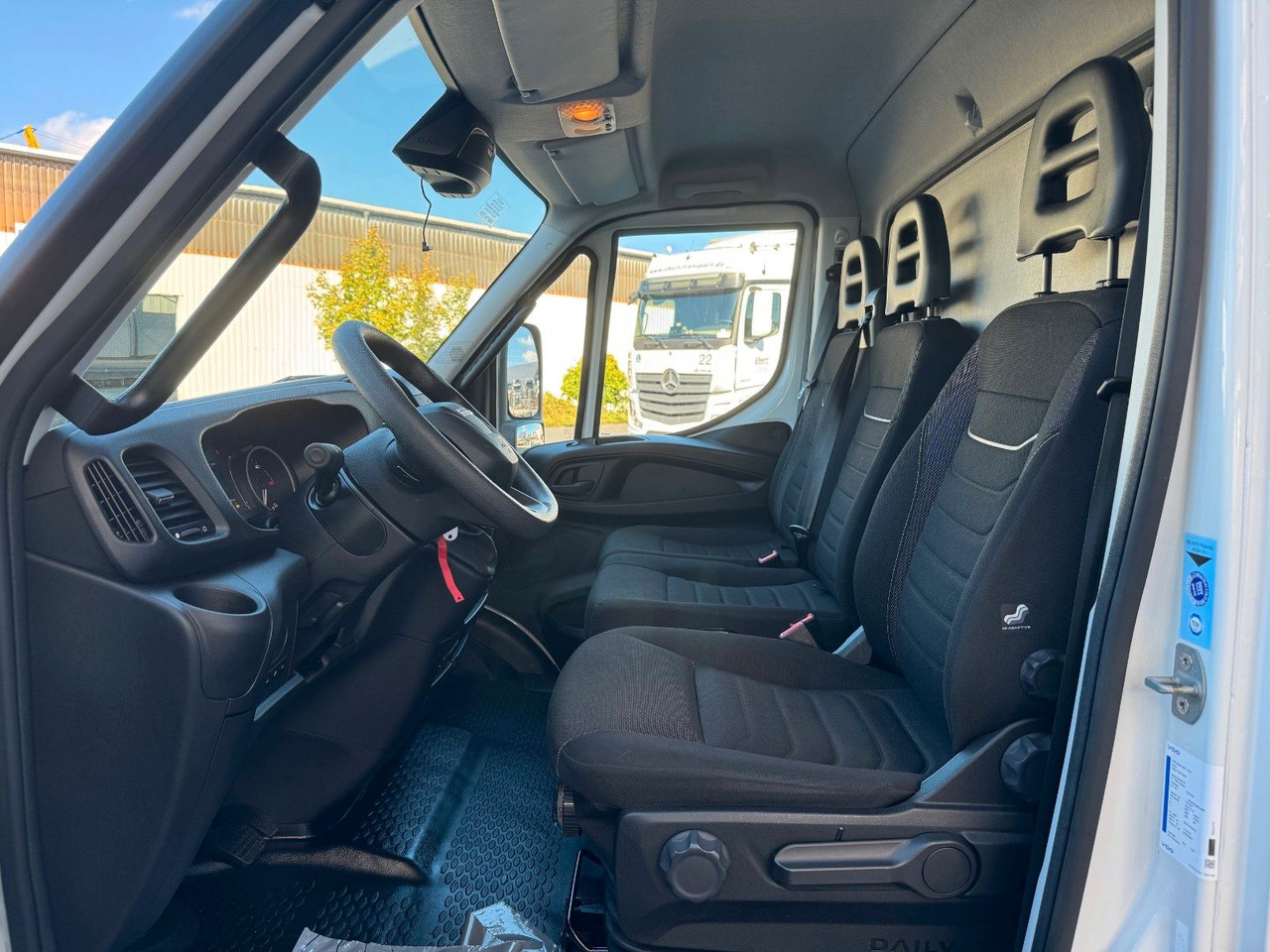 Closed box van Iveco Daily 70C18 A8 *Koffer*LBW*Automatik*: picture 11