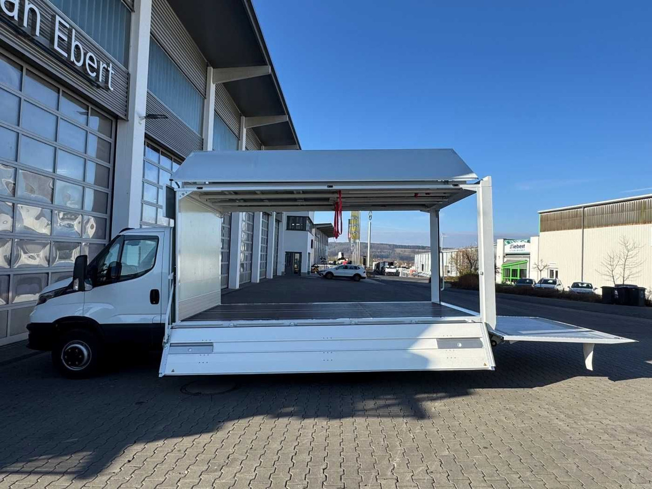 Iveco Daily 70C18 HA8 *LBW*Schwenkwandkoffer* - Closed box van: picture 3 Iveco Daily 70C18 HA8 *LBW*Schwenkwandkoffer* - Closed box van: picture 3